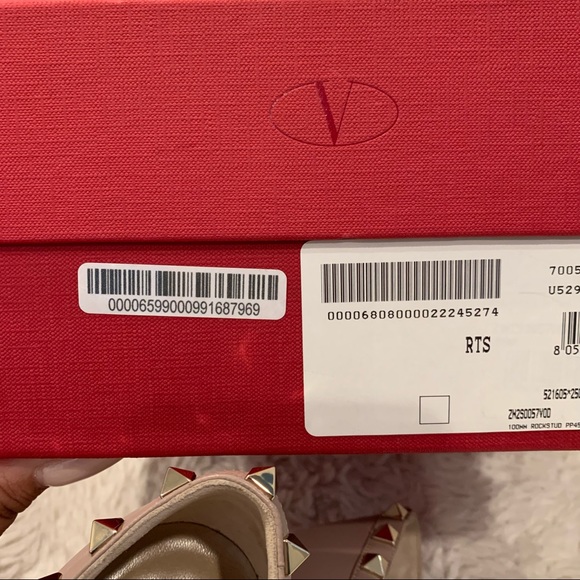 Valentino Garavani Rockstud Pumps 💕 Heels - Picture 9 of 15